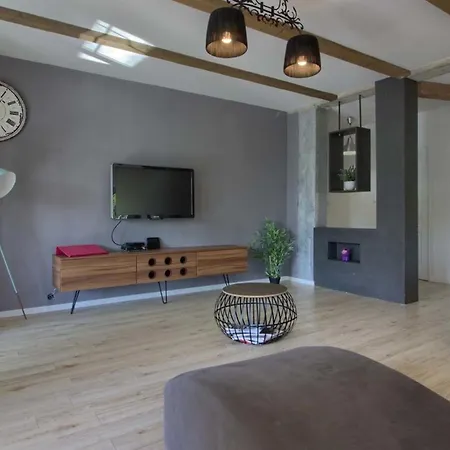 Mit Privatpool Fuer 12 Personen Ca 300 Qm In Sisan, Istrien Suedkueste Von Istrien Holiday home Sisan