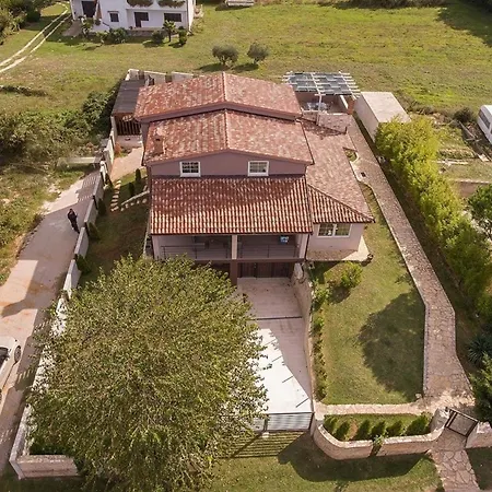 Holiday home Mit Privatpool Fuer 12 Personen Ca 300 Qm In Sisan, Istrien Suedkueste Von Istrien *